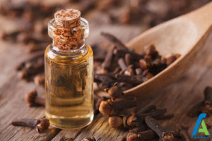 2 درمان آکنه با روغن میخک